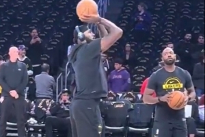 现场直击|小吧现场观看老詹赛前热身 生涯第23个赛季就要开始啦