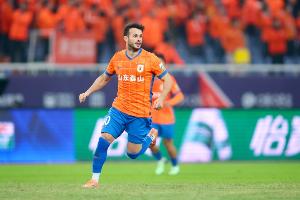 鲁媒：对于瓦科而言，泰山队开出的条件仍然具备极高的吸引力