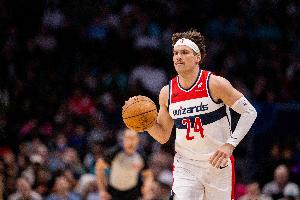 奇才官方：基斯珀特右手拇指尖骨折 将采取保守治疗&归期未定