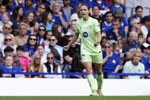 巴萨官方：27岁女足中场邦马蒂左脚踝腓骨骨髁间骨折，明日手术