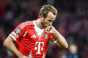 远射世界波，凯恩生涯76次在德甲联赛登场已经打进77粒进球