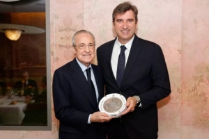 皇马vs曼城赛前，弗洛伦蒂诺、索里亚诺等双方高层亲切友好会晤