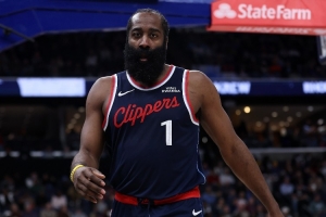 维拉纽瓦：哈登和皮蓬都打17年但前者多1万分 他是历史前25